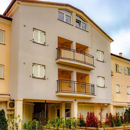 Botic Апартаменты *